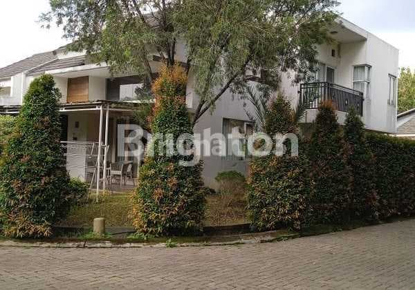 Rumah Hook 2 Lantai Berasa Villa di Rancamaya