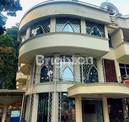 Hotel Berbintang Sangat Strategis Di Pinggir Jalan Utama Pajajaran