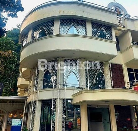 Hotel Berbintang Sangat Strategis Di Pinggir Jalan Utama Pajajaran