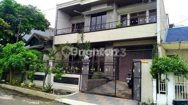 Rumah Cantik 2.5 Lantai Semi Furnished di Tegal Gundil Bogor