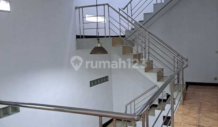 At a Strategic House Rental in Buah Batu, Bandung