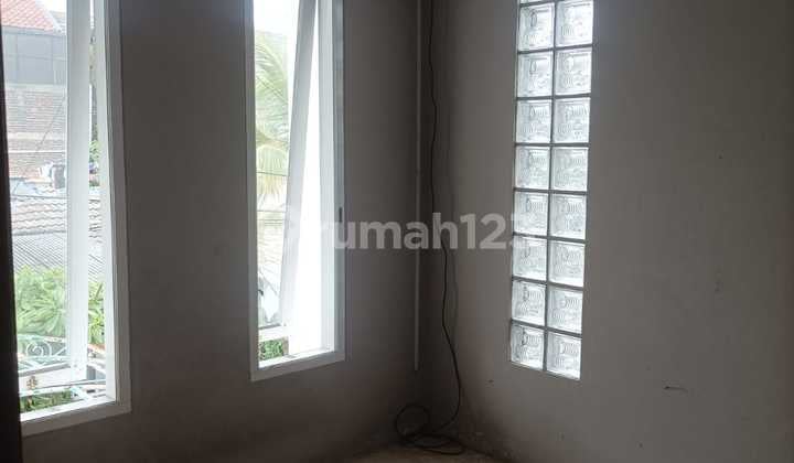 Dijual Rumah Tinggal Nyaman di Margahayu Bangunan Besar 2 Lantai Siap Huni