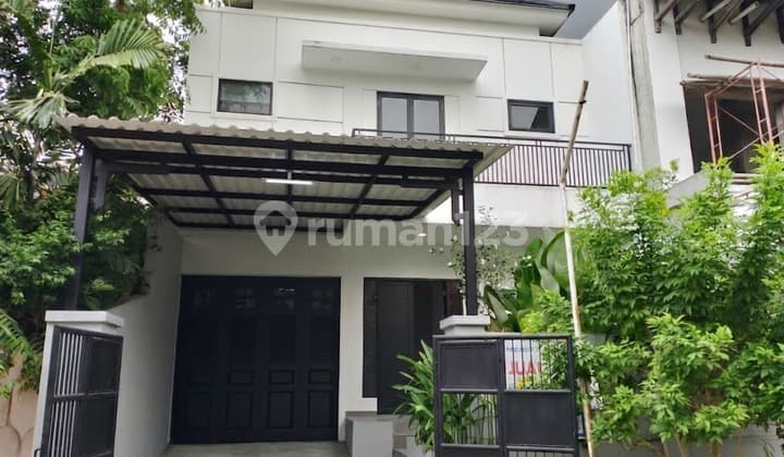 Rumah di Mega Cinere, Depok Type 135/200 SHM