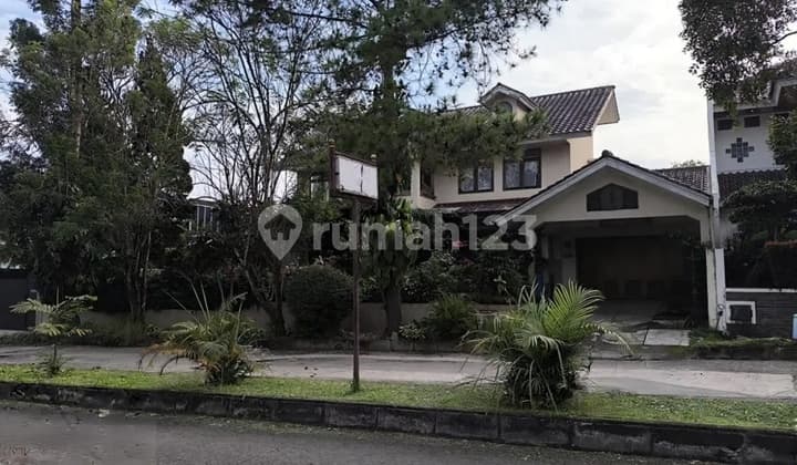 Rumah Lelang Glass House Komp Graha Puspa Lembang Kbb