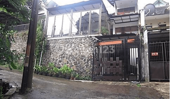 Rumah Lelang Modern 2 Lantai di Cibeunying Bandung
