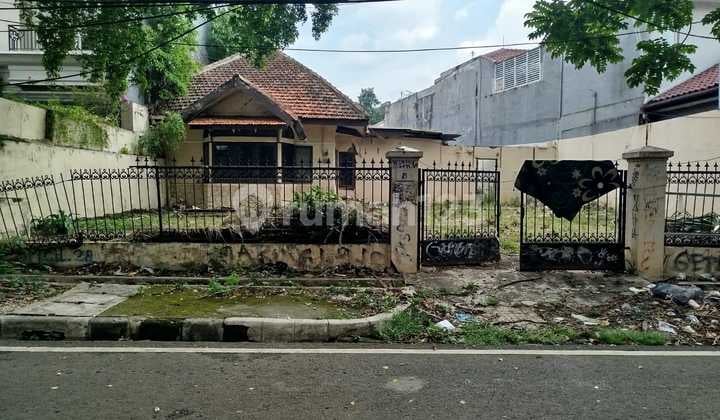Menteng, Rumah Mewah Klasik Strategis Dibawah NJOP
