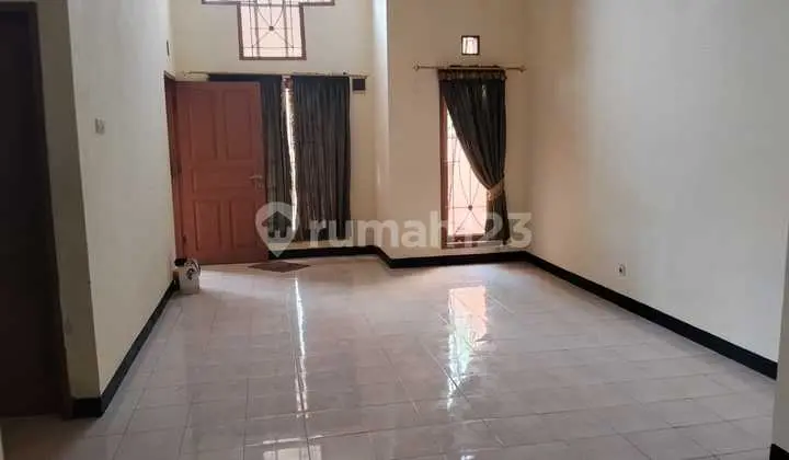 Disewakan Rumah Bagus di Cluster Taman Sari Kota Harapan Indah