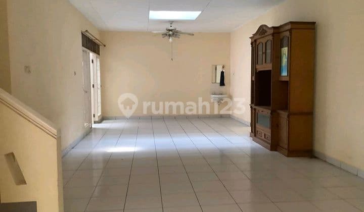 Rumah Disewa Tinggal Jalan Pasar Sinpasa dan Summarecon Mall Serpong