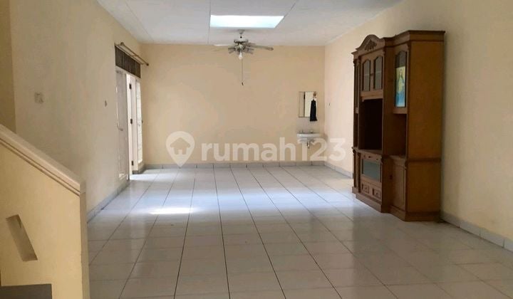 Rumah Disewa Tinggal Jalan Pasar Sinpasa dan Summarecon Mall Serpong