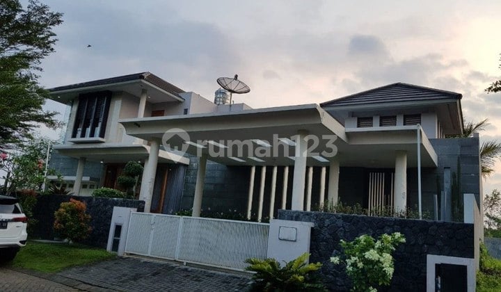 Disewakan Rumah Mewah di Araya Malang Ada Kolam Renang
