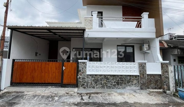 Rumah 3 Lt Dekat Fasum di Borobudur Blimbing Malang