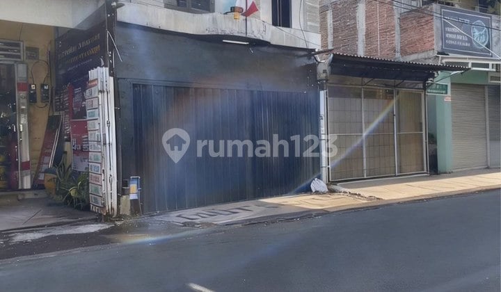 For Rent 2-Story Shop House in Downtown Oro Oro Dowo Klojen Malang
