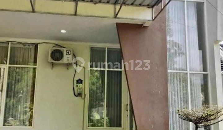 Cheap Furnished House for Rent Near Simpang Ijen in Klojen, Malang