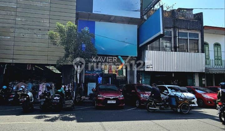 Ruang Usaha Di Jalan Poros Pasar Besar Klojen