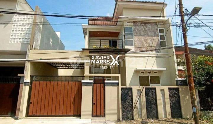Rumah Minimalis Modern Dekat Poros Jalan Raya Blimbing