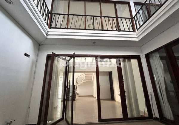 Dijual Rumah Berlokasi Strategis di Renon