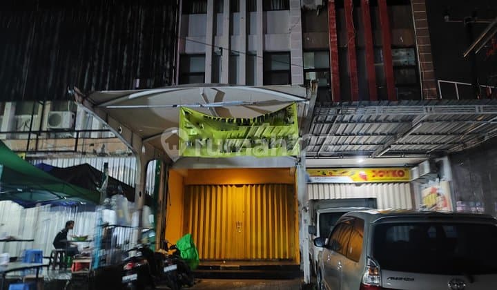 Dijual/Disewakan Ruko di Dewi Sri 3 Lantai di Dewi Sri