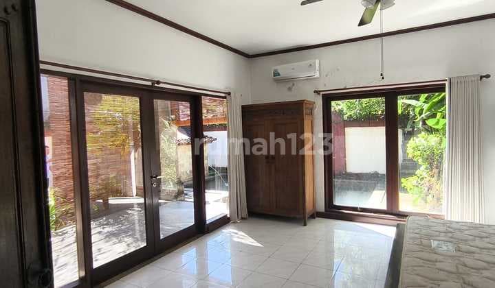 Rare Opportunity! Jual Villa Eksklusif 5 Kamar di Sanur Kauh - Akses Jalan Utama 10 Meter