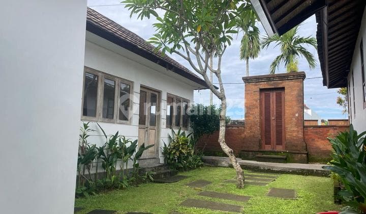 Sewa Villa Mewah 7 Kamar di Tibubeneng - Private Oasis Dekat Canggu! ✨