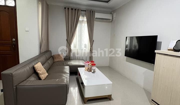 Dijual Rumah 2Lantai di Dutamas Murah Siap Huni (Harga 1.35Miliar) Bebas Banjir