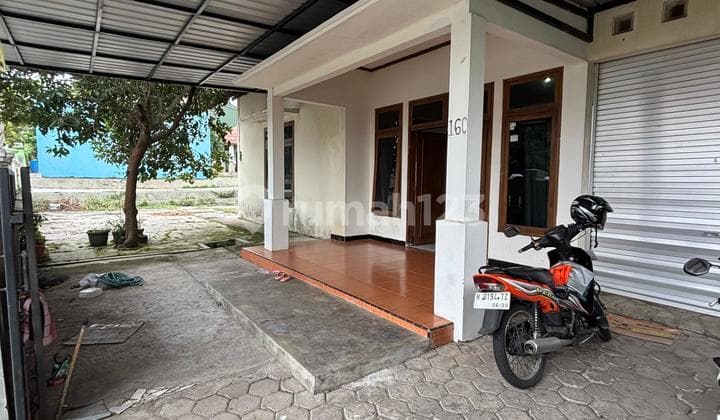 Dijual Rumah Luas, Hook, Akses Istimewa, Strategis Banyumanik