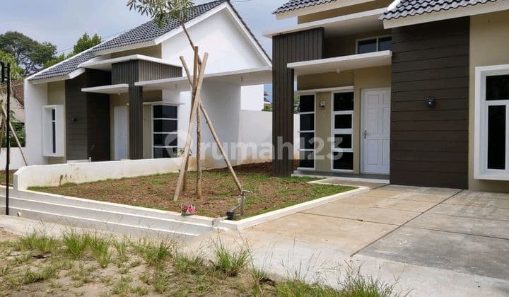 Rumah Baru Konsep Modern Minimalis Mijen