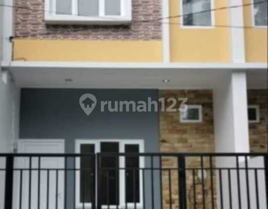 New house in the Walikota Complex of Kelapa Gading, very close to Kelapa Gading Mall (only 5 minutes to MKG Mall).