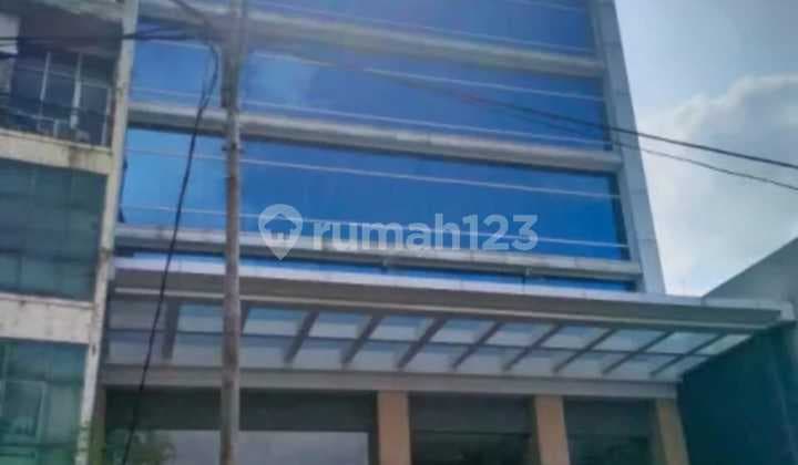 Gedung di Pasar Baru Timur (seberang Golden Truly) New