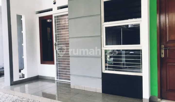 For Rent Beautiful House in Teresta Metland Menteng Cluster, East Jakarta
