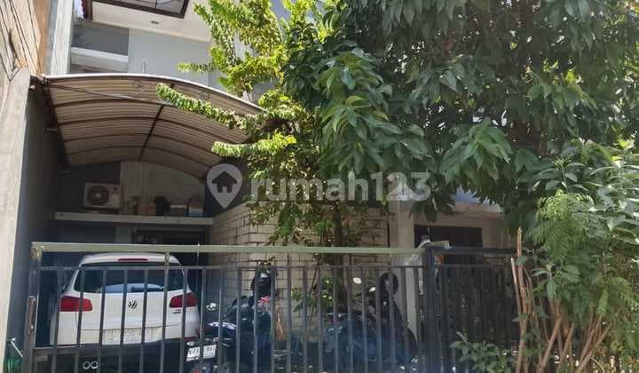 Dijual Rumah 2 Lantai Raya Regency Wiyung