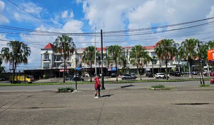 Dijual Ruko 4 Lantai Lokasi Strategis di Harapan Indah Bekasi