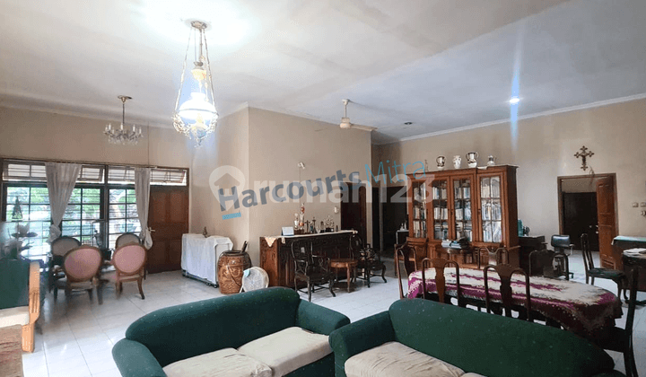 Rumah Hook, LT 440 M2, Bukit Cinere Indah, Depok