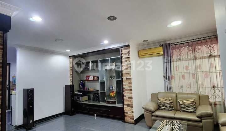 Rumah 2,5 Lantai Full Furnished di Lippo Karawaci Tangerang