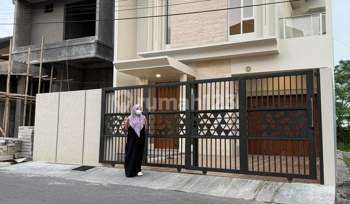Rumah Mewah di Sambisari Dekat Bandara Adisucipto