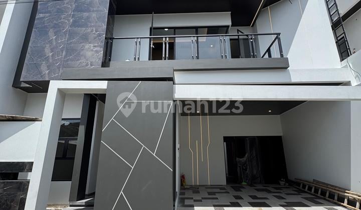 Rumah Mewah Kontemporer Jalan Kaliurang Km 8