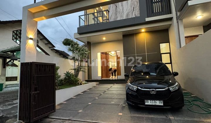 Rumah 2 Lantai Mewah di Jalan Kaliurang KM 7