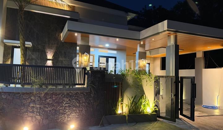 Rumah Teopis Modern di Jalan Kaliurang Km 13