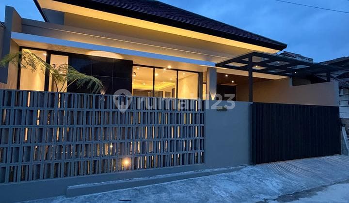 Modern Tropical House on Jalan Kaliurang KM 13