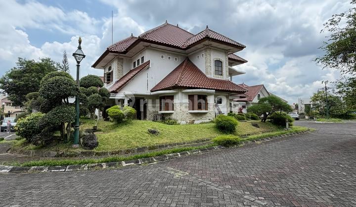 Rumah di Perumahan Elit View Merapi Dekat Uii