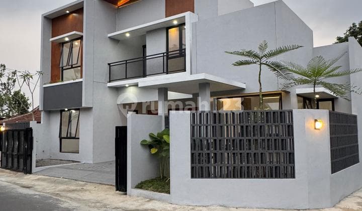 Rumah Hook Mewah Model Tropis di Tlogoadi Mlati Sleman