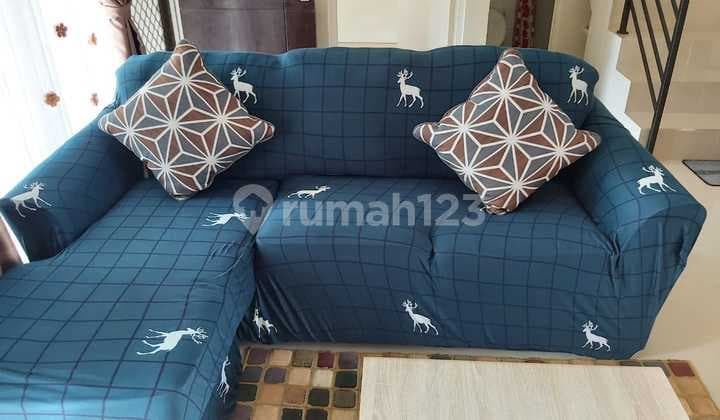 Disewakan Rumahdi Bsb City