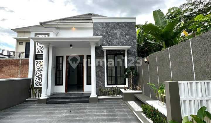 Rumah Modern Siap Bangun Konsep Free Design Di Buah Batu