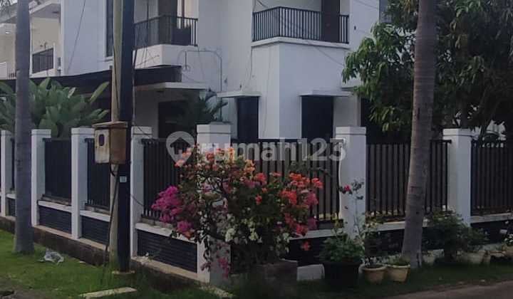 For Rent: Large House with Hook Position in Aralia Cluster, Harapan Indah, Bekasi