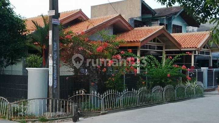 FOR SALE FURNISHED HOUSE CORNER POSITION IN TYTYAN KENCANA NORTH BEKASI