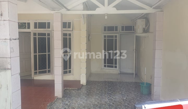 Dijual Murah Rumah Second di Harapan Indah Bekasi