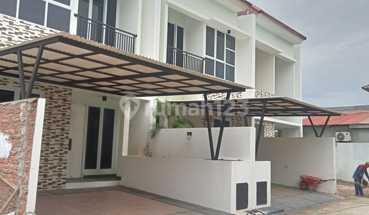 Rumah 2 Lantai Siap Huni di Ciputat