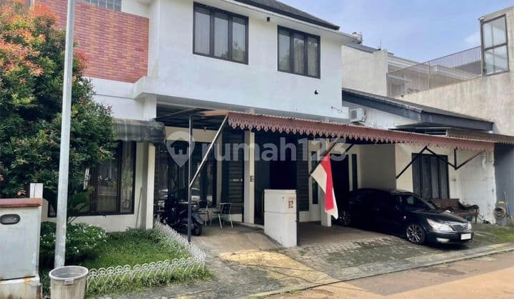 Dijual Rumah Gede Luas Di Pojok Pula.. Nyaman , Kamar Besar Besar , Deket Sport Club ,parkiran Mobil Leluasa , Bebas Banjir :blush: Minat? Langsung Aja Chat 0853xxxxxxxx