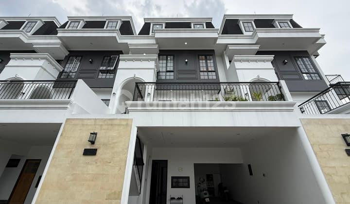 Rumah Mewah 3 Lantai di Lokasi Premium Pejaten Jakarta Selatan