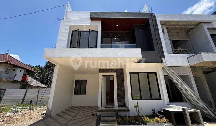 Modern Minimalis 3 Lantai Split Level Rooftop Pamulang Dekat MRT