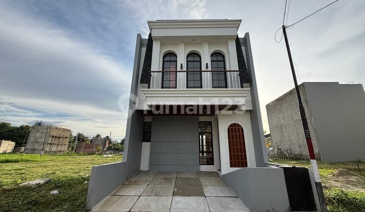 Rumah Berkonsep Eropa Classic Mewah Termurah di Sawangan Depok
